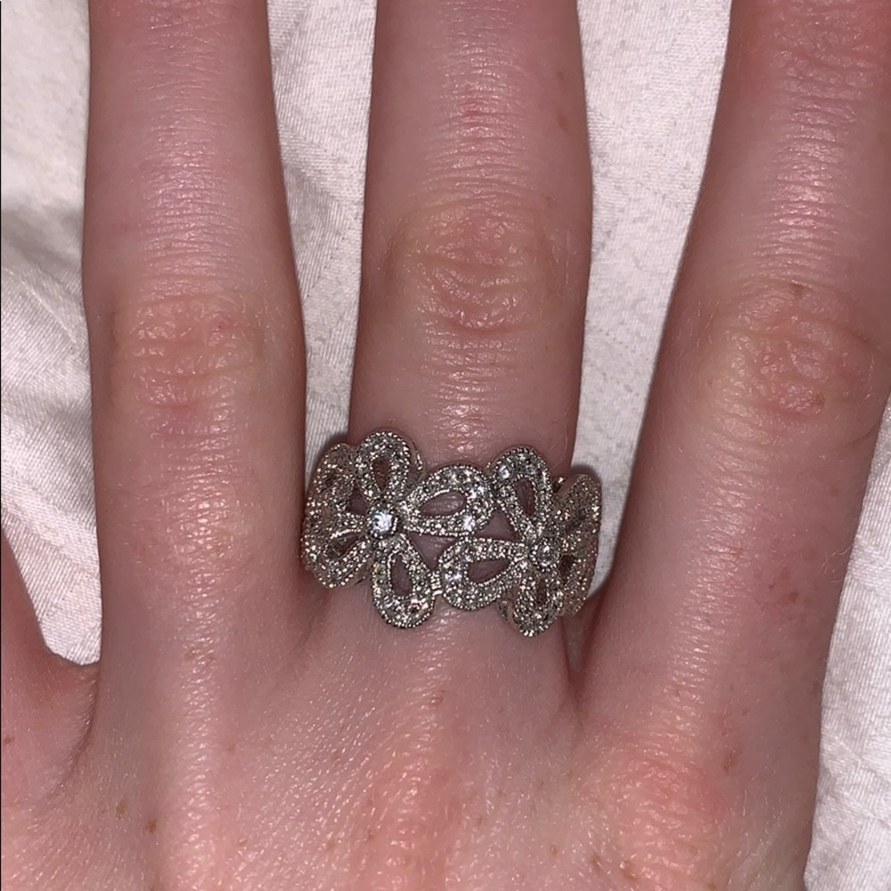 Ring - Picture 2 of 4
